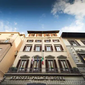 4* Hotell Strozzi Palace
